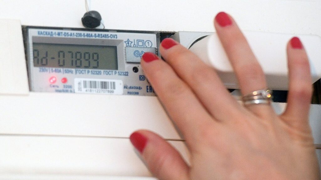 Sähkölasku kasvaa? 8 tapaa säästää energiaa kotona heti